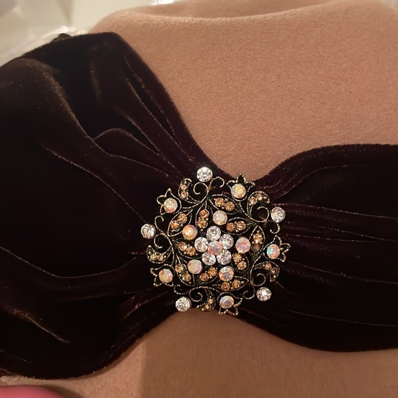 Beautiful tan dressy hat nwt